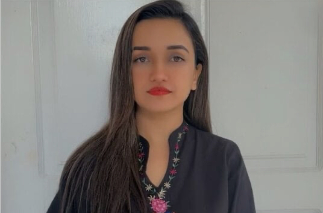 سکیورٹی اہلکاروں کے سامنے سبز ویگو ڈالے میں صنم جاوید اغوا، پشاور میں ...